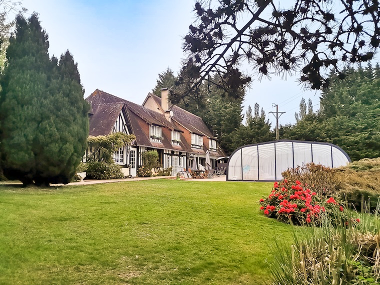 Chambres Hotes Calvados 14 Gîte 15 pers. piscine chauffée, tennis et parc
