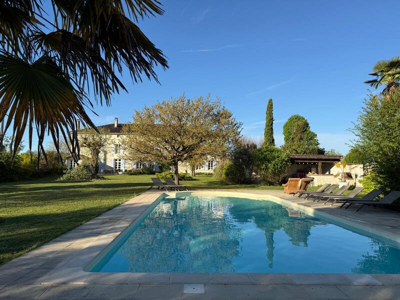 Chambres Hotes Charente 16 Grand gîte de charme 19ᵉ rénové – piscine chauffée
